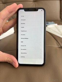 Predam Apple Iphone 11 64GB cierny - 6