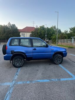 Nissan Terrano 2 - 6