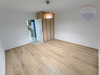 PRIESTRANNÝ 2-izbový byt (68m2) s VEĽKOU ZÁHRADOU (199m2), t - 6
