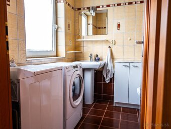 Moderný poschodový 5i rodinný dom so suterénom v Šoporni - 6