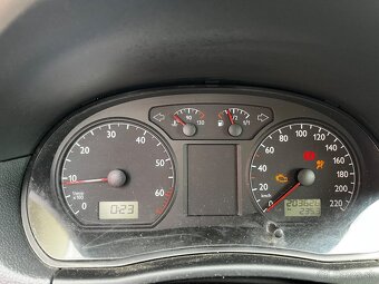 VW Polo 1.2 benzin 40kw r.2003 3dv. - 6