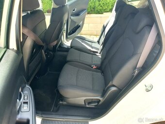 Kia Carens 1.7 CRDi - 6