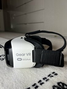 Samsung Galaxy S7 Edge + Samsung Gear VR - 6