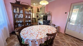 Priestranný a zdravý 6 izbový poschodový dom, pozemok 9á... - 6