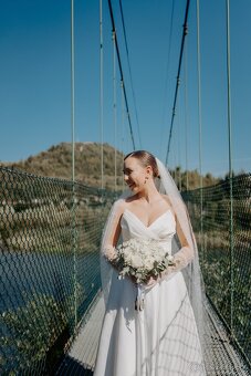 Saténové svadobné šaty - 6