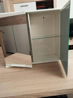 Zrkadlová skrinka - 6