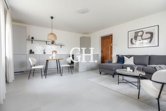 Rodinný dom na rekonštrukciu s rovinatým pozemkom 800 m² – s - 6