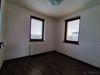 VÝHODNÁ KÚPA - SAMOSTATNÝ RODINNÝ DOM S GARÁŽOU - 6