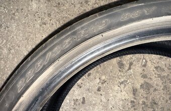 225/35 R19 Pirelli PZero - 6