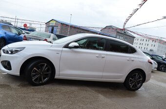 Hyundai i30 Fastback 1,5 TGDi Family 117KW MHeV M6 - 6