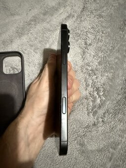 iPhone 16 Pro Max 256GB titanově černý - 6