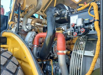 Valec Caterpillar CS64B - 6