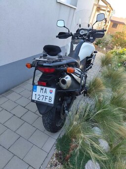 Suzuki DL650A V-Strom - 6