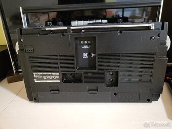 Hitachi radio - 6