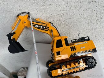 diaľkovo ovládaný bager Challenger SY-E6511. - 6