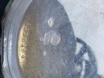 Predám funkčné starožitné strieborné vreckové hodinky REVUE - 6