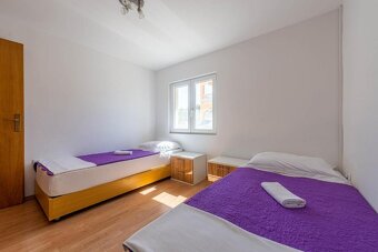 Chorvátsko 3 izbový apartmán 50 m od mora ostrov Vir. - 6