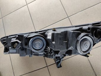 Svetlo Ford Transit Connect - 6