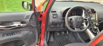 Toyota auris - 6