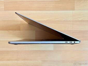 MacBook Pro 16" i7-2.6GHz,6j/32GB/512GB, Výdrž batérie 5 h. - 6