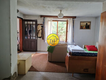 Pozemok 5656 m2 so starým domom na predaj v meste SNV. - 6