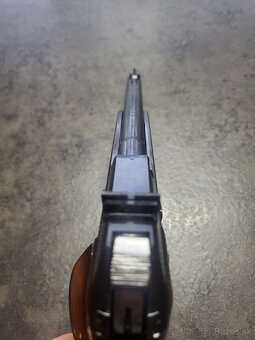 PIŠTOĽ UNIQUE MODEL D6 - 22.LR - 6