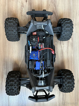 Traxxas Maxx - 6