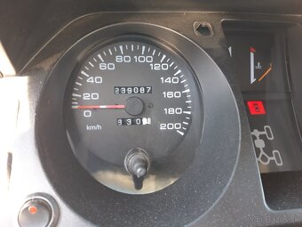 Predám Mitsubishi Pajero Classic 2,5 TD - 6