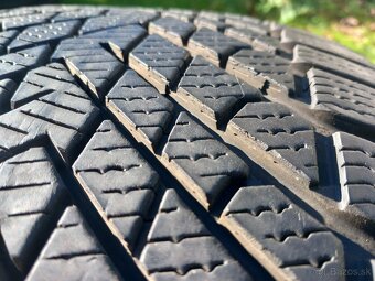 285/40 r22 zimne pneumatiky - 6