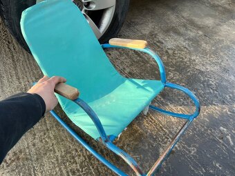 Staré detské kovové hojdacie kreslo. - 6