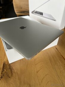 MacBook Pro 15 touchbar (2019) i7 2,6GHz, 16GBram, 256GBssd - 6