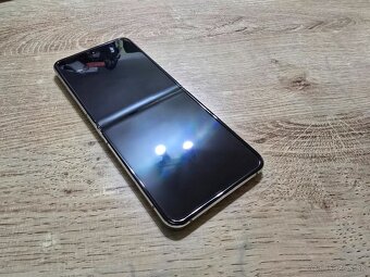 Samsung flip 5 256gb v top stave bez znamok pouzivania bol i - 6