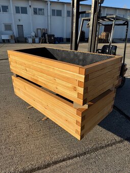 Vyvýšené záhony na mieru červený smrek - 6