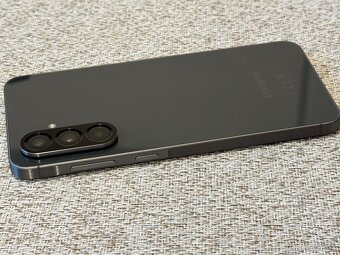 Predám Samsung Galaxy A56 256GB Grey - 6
