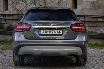 Mercedes-Benz GLA 180 - 6