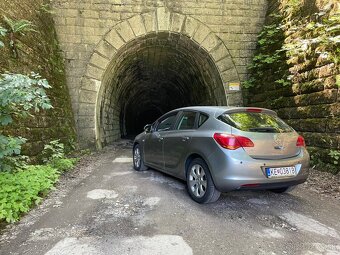 Opel Astra J 1.6 85kw - 6