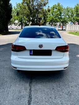 Volkswagen Jetta - 6