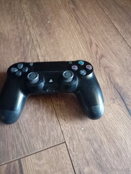 Playstation 4 800gb z hrami need for speed,gta5 - 6