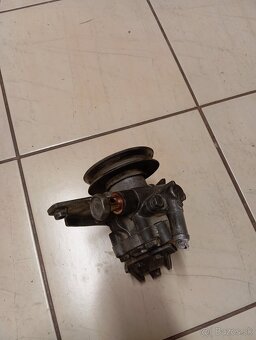 Servo čerpadlo Nissan patrol y61 2.8 - 6