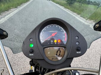 Kawasaki ER6N - 6