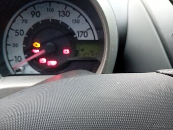 Predám Peugeot 107 - 6