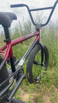 KINK BMX BICYKEL 2022 CURB GLOSS BLOOD ORANGE - 6