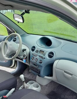Yaris - 6