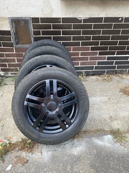 Predám zimné pneumatiky s diskami 195/60 R17 - 6
