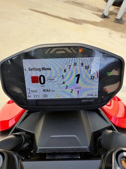 Ducati Streetfighter V2 - 6