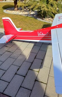 Hangar Valiant 10cc 1.8m - 6