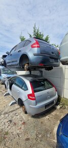 Lacno rozpredám Citroen C4 2004-2008 na náhradné diely - 6
