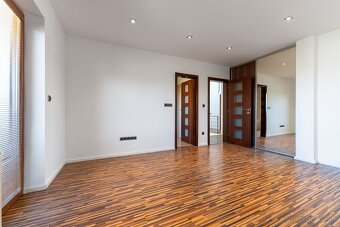 6-izbový rodinný dom s dvojgarážou v Malinove - 6