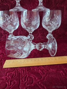 Vinove poháre dobrusom. - 6