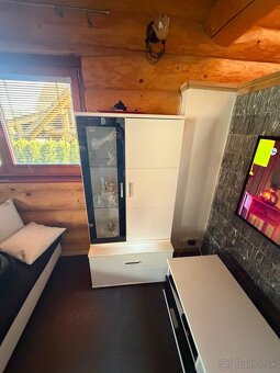 sedacka a cela obyvackova zostava - 6